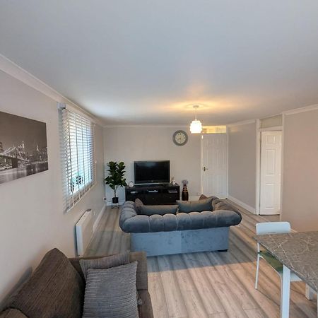 A&A Apartment Basildon Nevendon Eksteriør billede