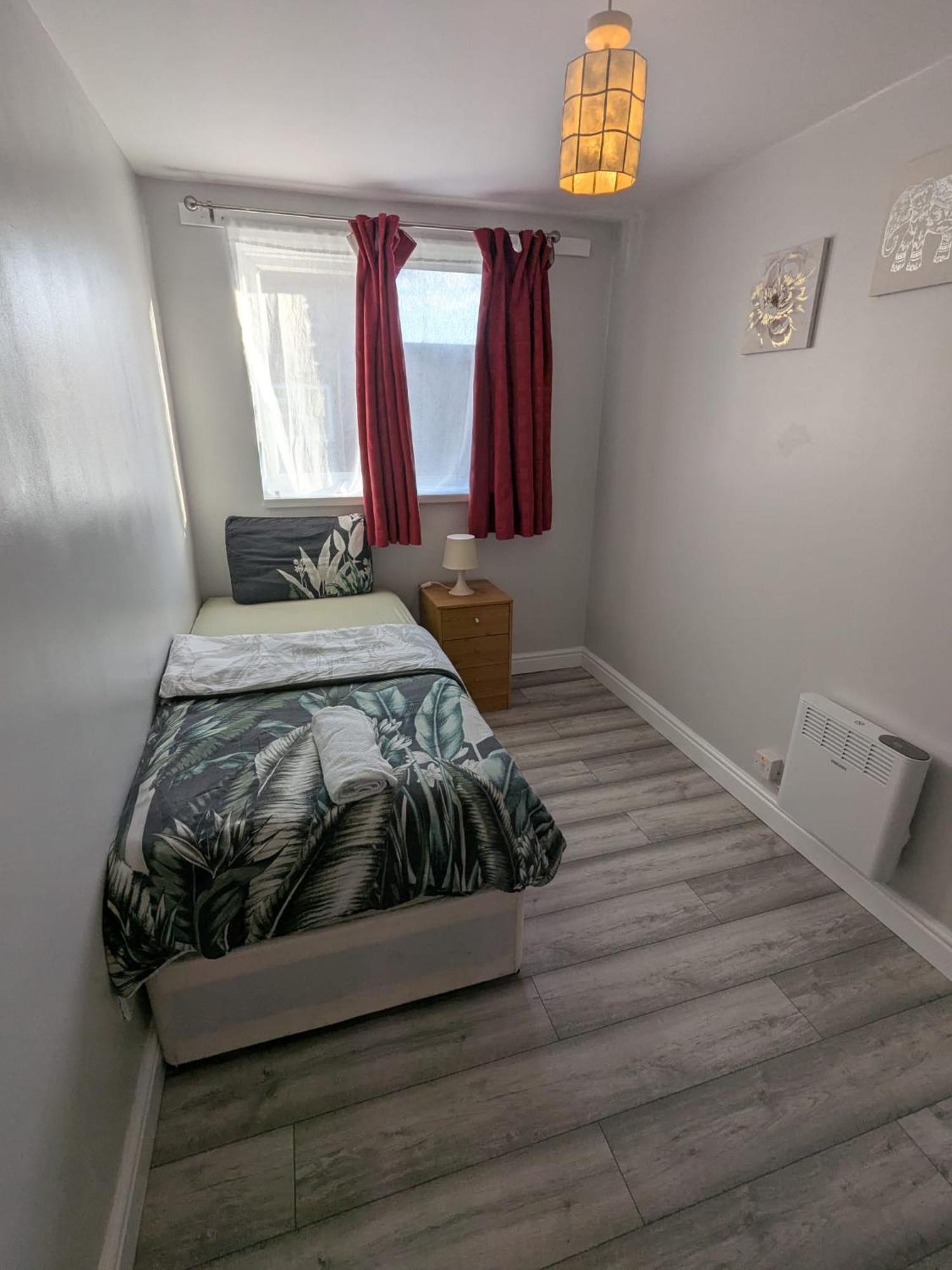 A&A Apartment Basildon Nevendon Eksteriør billede