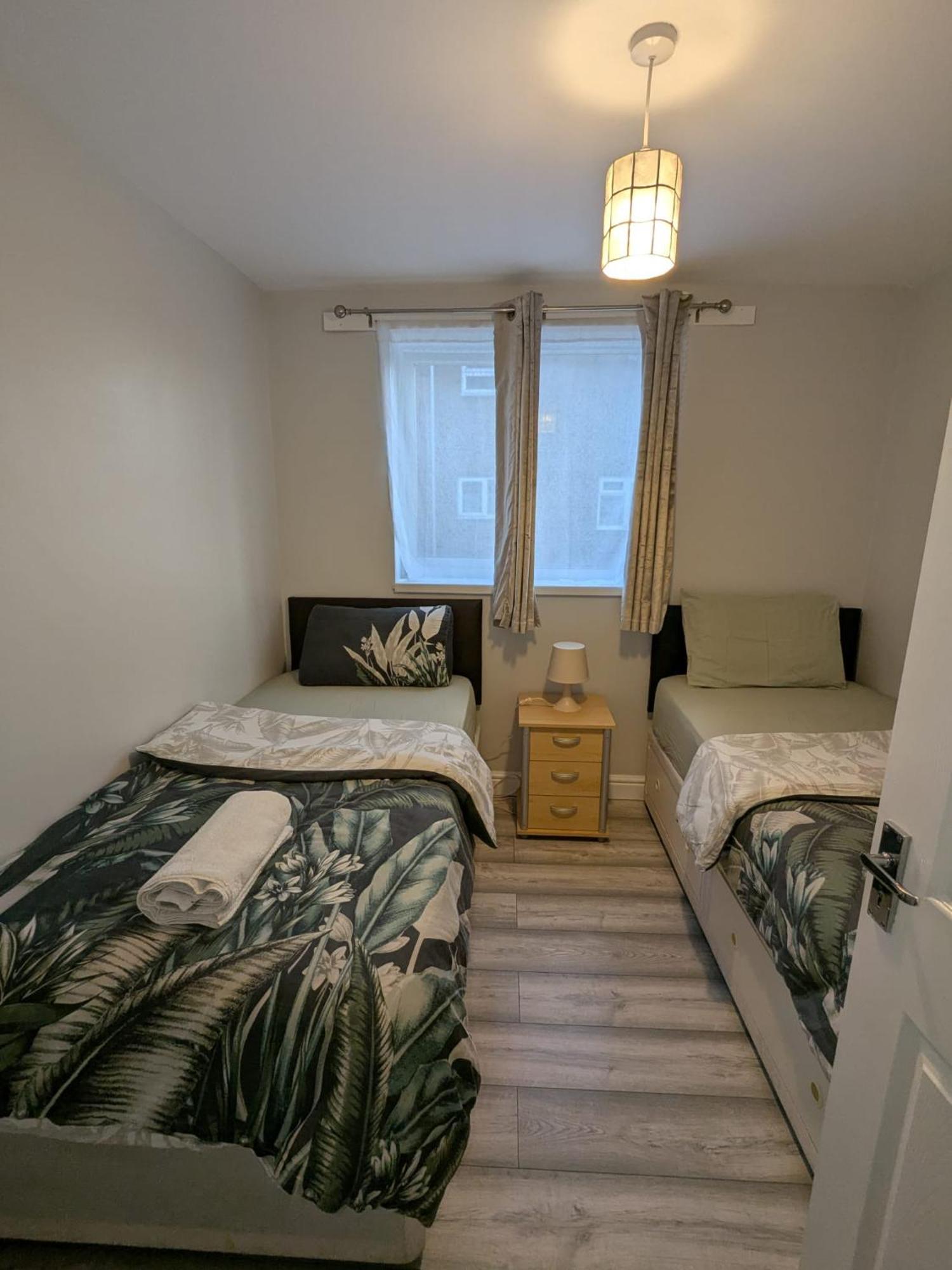A&A Apartment Basildon Nevendon Eksteriør billede