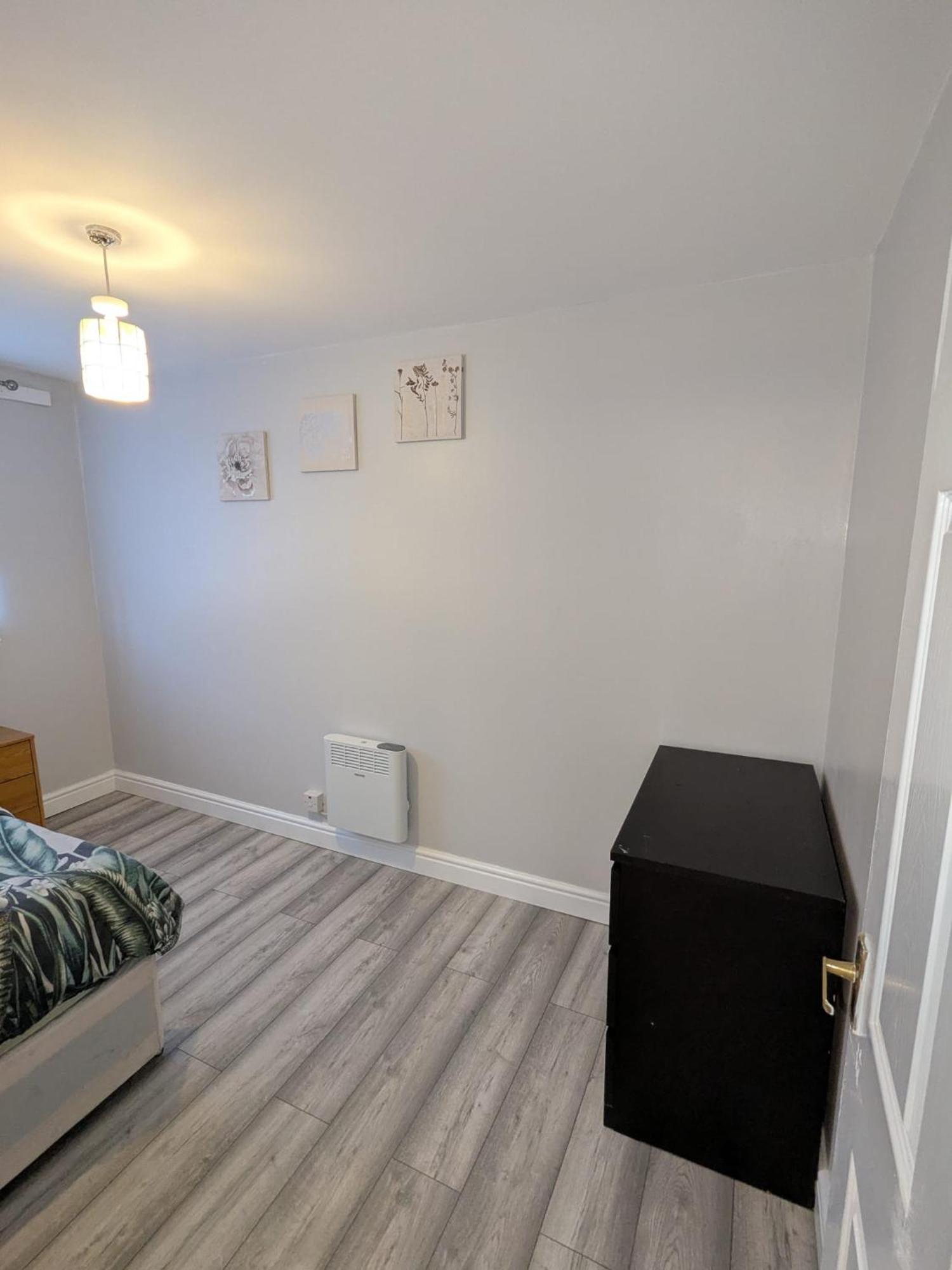A&A Apartment Basildon Nevendon Eksteriør billede