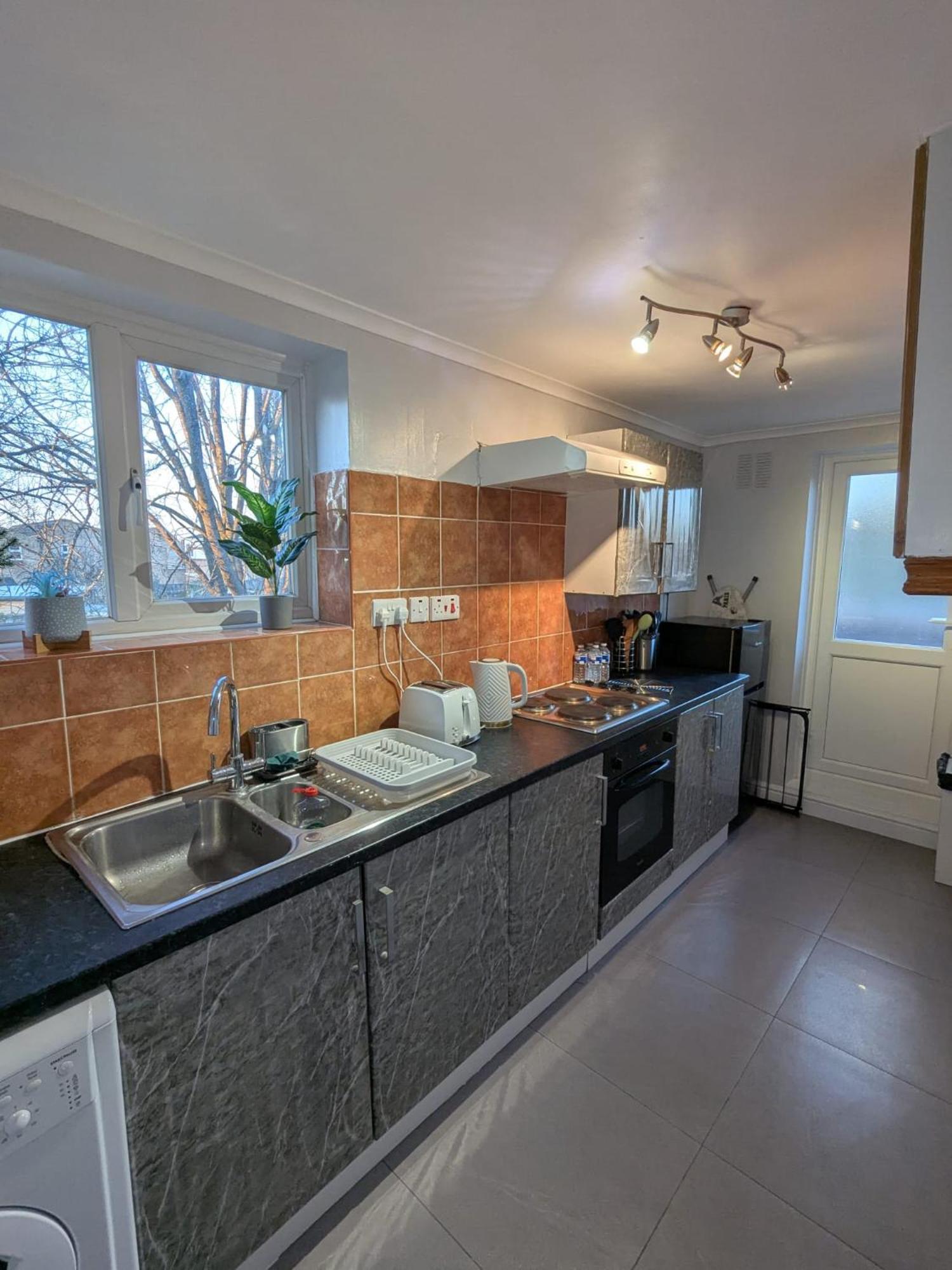 A&A Apartment Basildon Nevendon Eksteriør billede