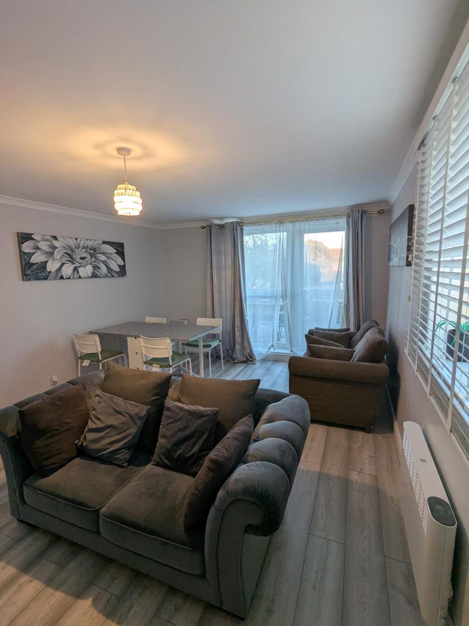 A&A Apartment Basildon Nevendon Eksteriør billede
